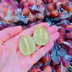 Japanese Okayama Muscat Biore Grapes cross section