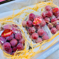 China Nanpin Flame Queen Nina Red Wine Grapes China Nanpin Flame Queen Nina Red Wine Grapes