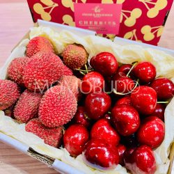 MomoBud Premium Lychee & Red Cherry Gift Box (1kg) 2
