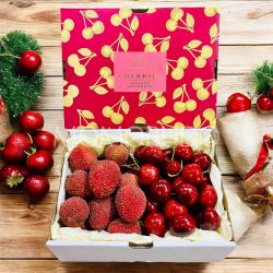 MomoBud Premium Lychee & Red Cherry Gift Box (1kg)