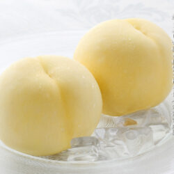 Japanese Okayama Hakurei White Peaches