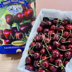 Tasmanian Diamond Wandin Valley Farms Simcoe Red Cherry Gift Box (2kg) Tasmanian Diamond Wandin Valley Farms Simcoe Red Cherry Gift Box (2kg)