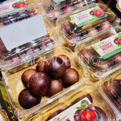 USA Kingsburg Tiger’s Blood Plums USA Kingsburg Tiger’s Blood Plums